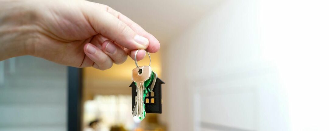Reforma do Código Civil ameaça Airbnb e Booking: o que muda para os condomínios
