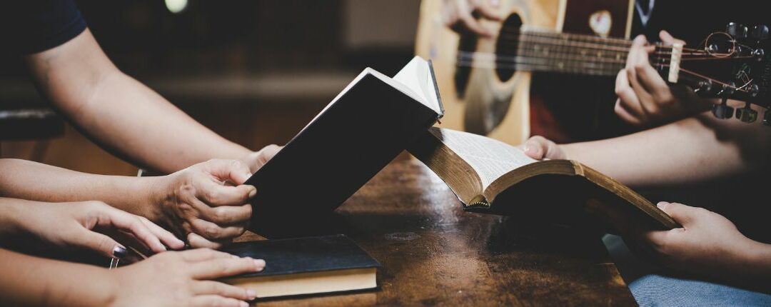 É permitido fazer culto religioso no condomínio? Entenda o que diz a legislação