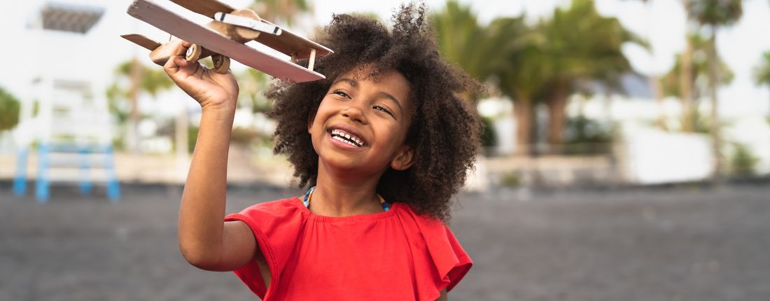 Câmara dos Deputados aprova multa para quem deixar criança sozinha em elevador e áreas comuns Câmara dos Deputados aprova multa para quem deixar criança sozinha em elevador e áreas comuns
