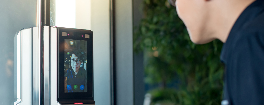 Como cadastrar a foto de um visitante usando reconhecimento facial 